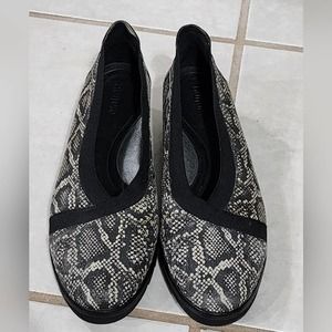 Nurture by Lamaze Kizzie Black Animal Print leather Slip On‎ Comfort Shoes 6.5